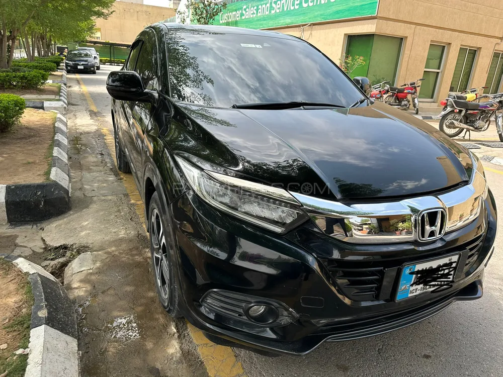 Honda Vezel 2018 for Sale in Islamabad Image-1