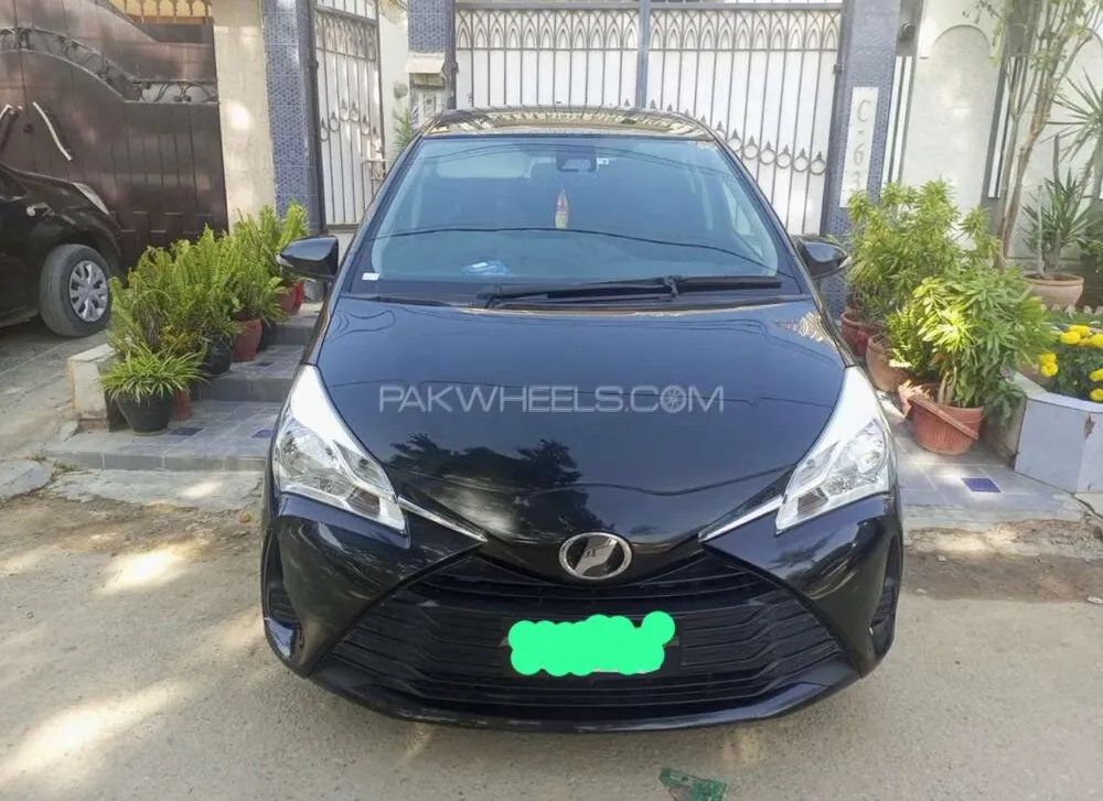 Toyota Vitz 2018 for Sale in Karachi Image-1