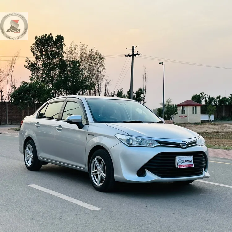 Toyota Corolla Axio 2017 for Sale in Lahore Image-1
