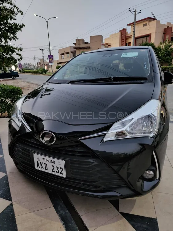 Toyota Vitz 2020 for Sale in Lahore Image-1
