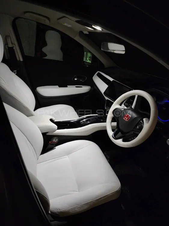 Honda Vezel 2014 for Sale in Karachi Image-1