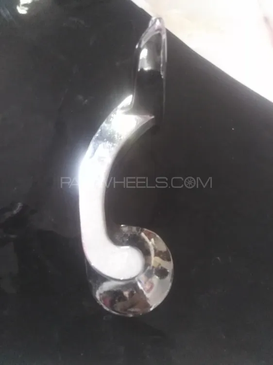 Old Model Car Parts Image-1