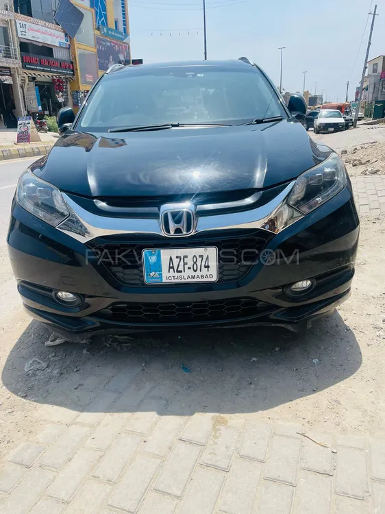 Honda Vezel 2015 for Sale in Chakwal Image-1