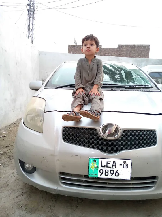 Toyota Vitz 2008 for Sale in Mardan Image-1