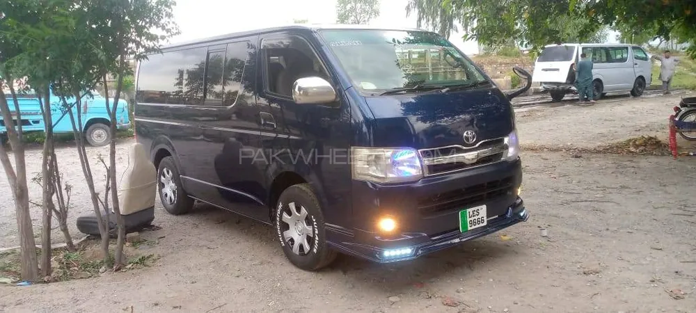 Toyota Hiace 2011 for Sale in Attock Image-1