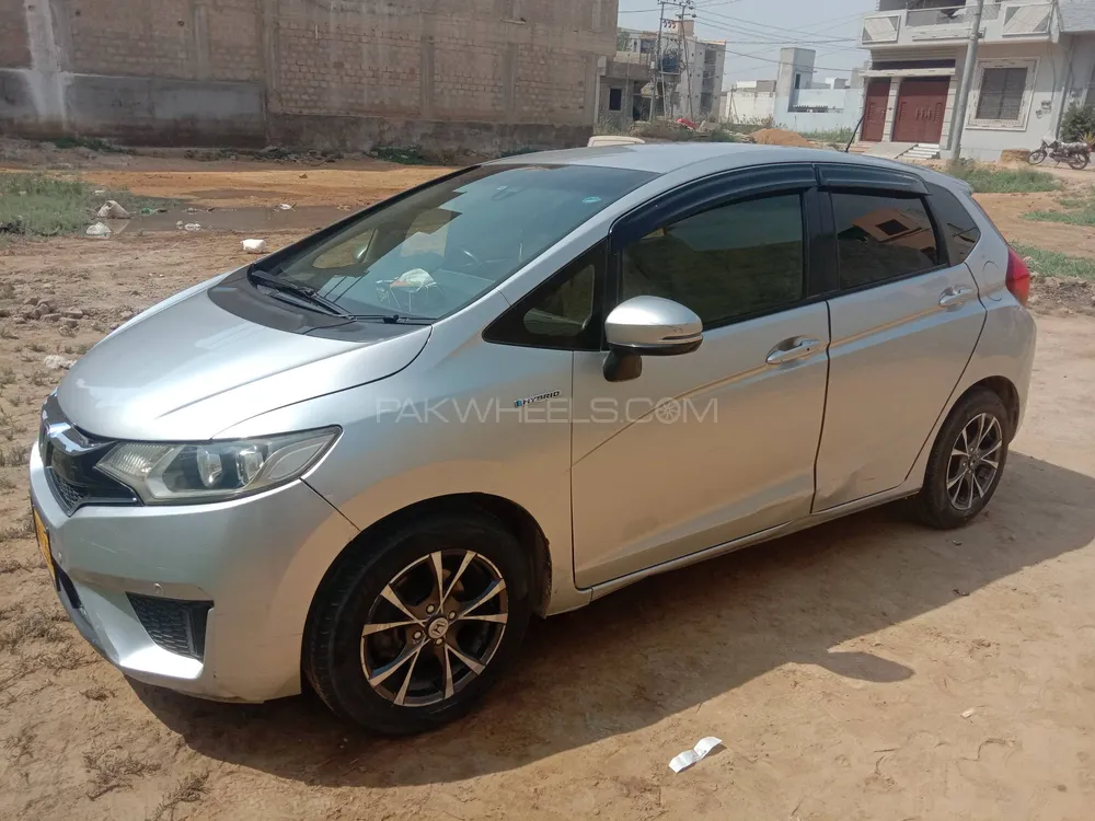 Honda Fit 2015 for Sale in Karachi Image-1