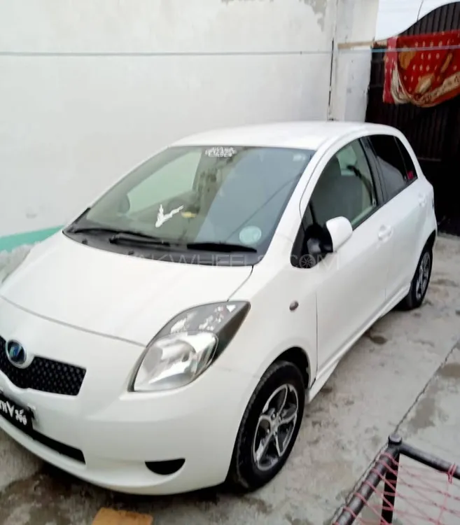 Toyota Vitz 2007 for Sale in Bannu Image-1