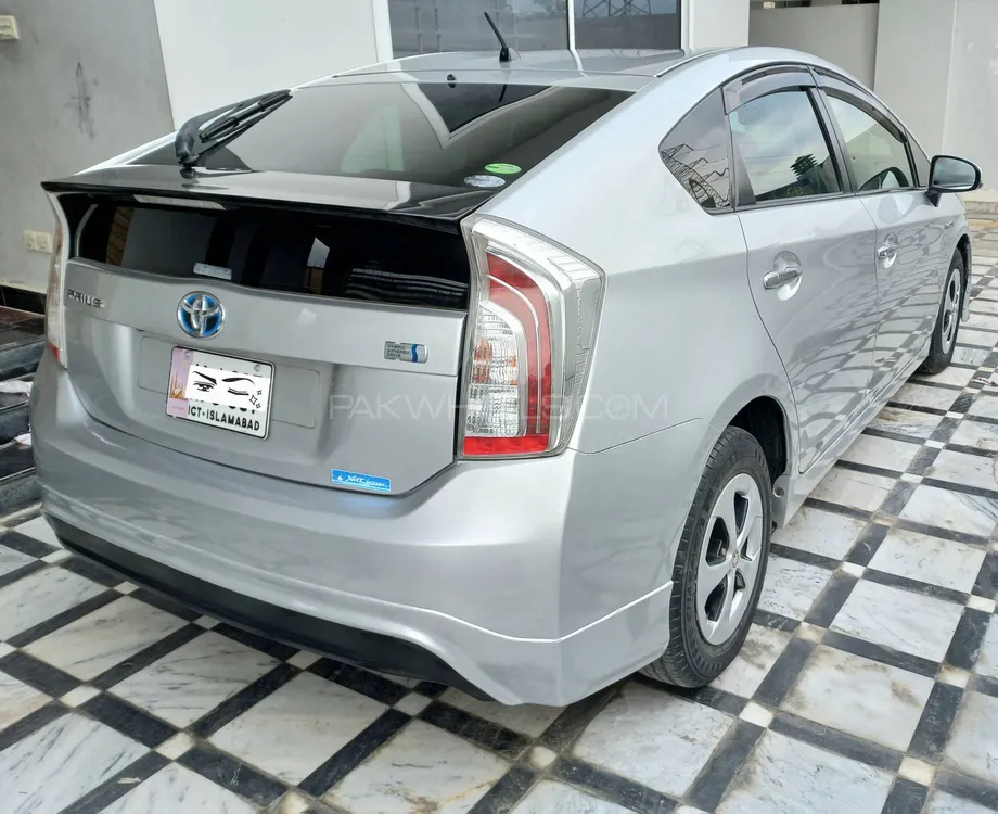 Toyota Prius 2013 for Sale in Islamabad Image-1