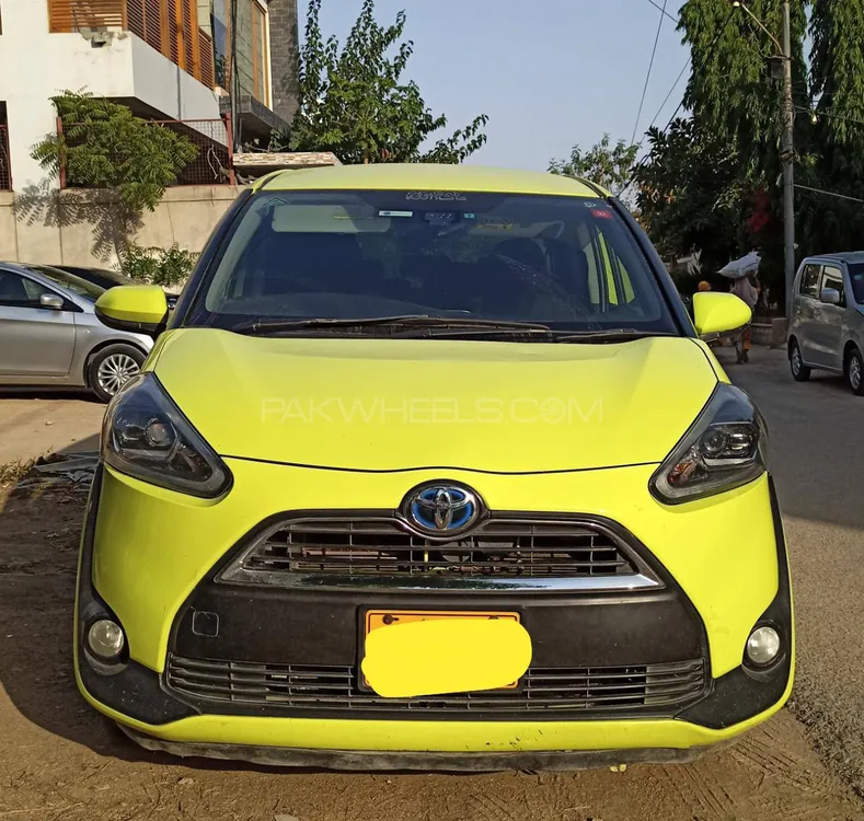 Toyota Sienta 2015 for Sale in Karachi Image-1
