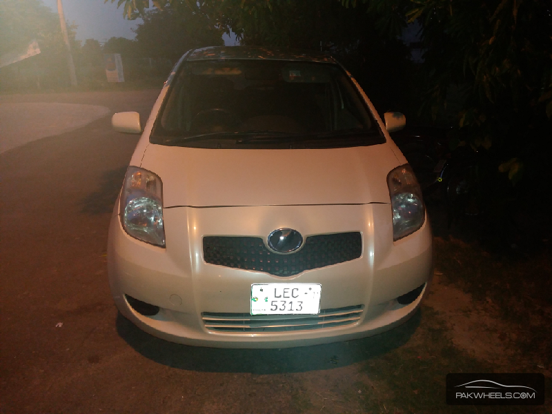 Toyota Vitz 2007 for Sale in Faisalabad Image-1