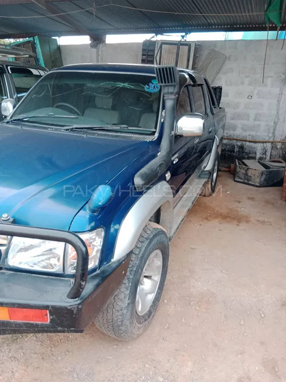 Toyota Hilux 2003 for Sale in Islamabad Image-1