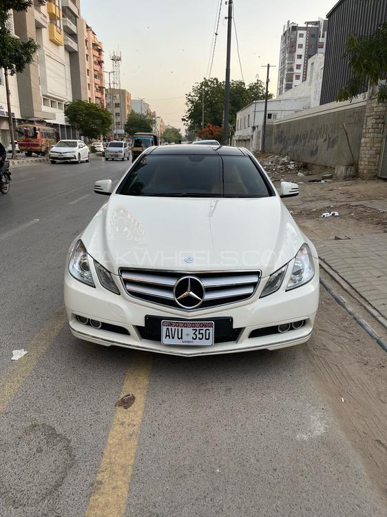 Mercedes Benz E Class Coupe 2011 for Sale in Karachi Image-1