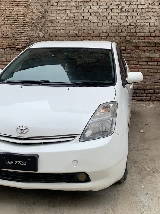 Toyota Prius 2010 for Sale in Peshawar Image-1