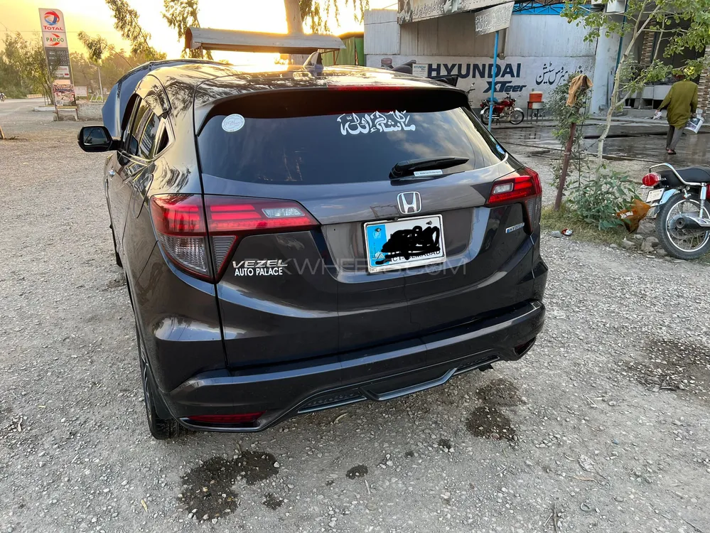 Honda Vezel 2015 for Sale in Nowshera cantt Image-1