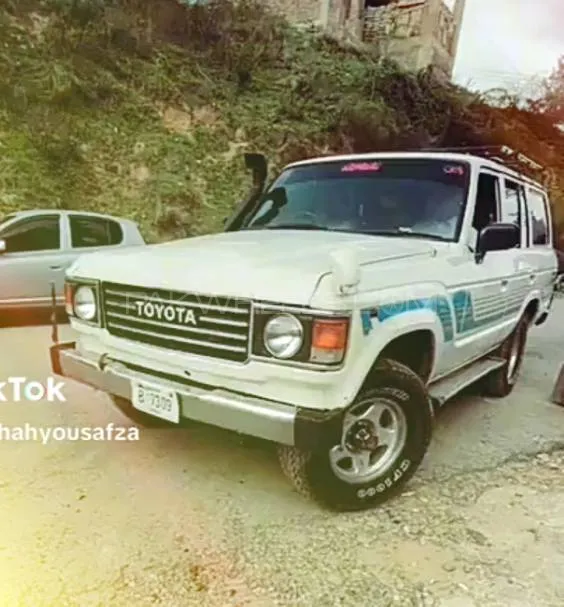 Toyota Land Cruiser 1984 for Sale in Swat Image-1