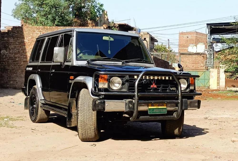 Mitsubishi Pajero 1988 for Sale in Lahore Image-1
