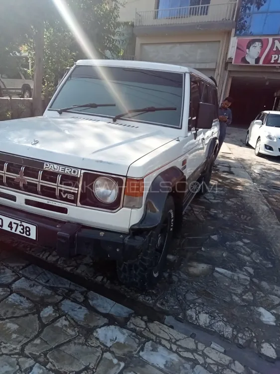 Mitsubishi Pajero 1990 for Sale in Peshawar Image-1