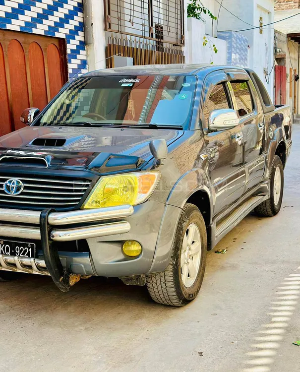 Toyota Hilux 2007 for Sale in Faisalabad Image-1