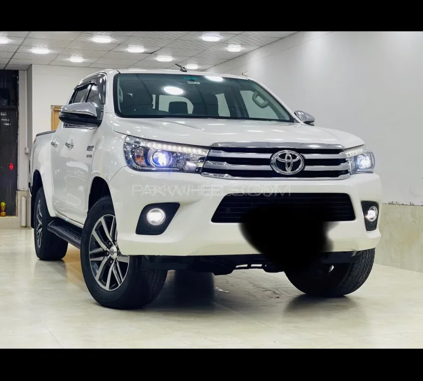 Toyota Hilux 2018 for Sale in Faisalabad Image-1