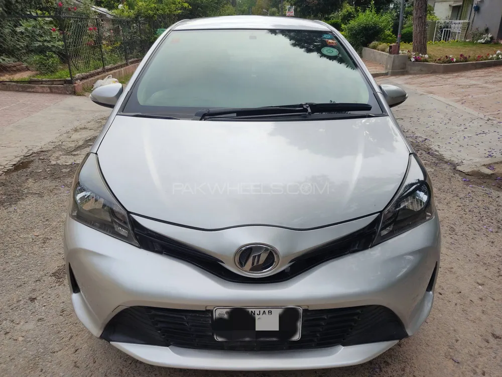 Toyota Vitz 2015 for Sale in Islamabad Image-1