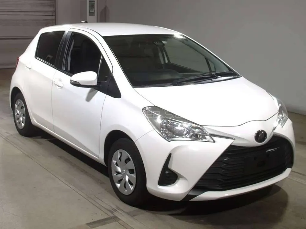Toyota Vitz 2017 for Sale in Lahore Image-1