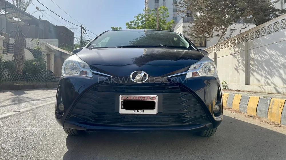 Toyota Vitz 2018 for Sale in Karachi Image-1