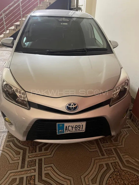 Toyota Yaris Sedan 2013 for Sale in Gujranwala Image-1