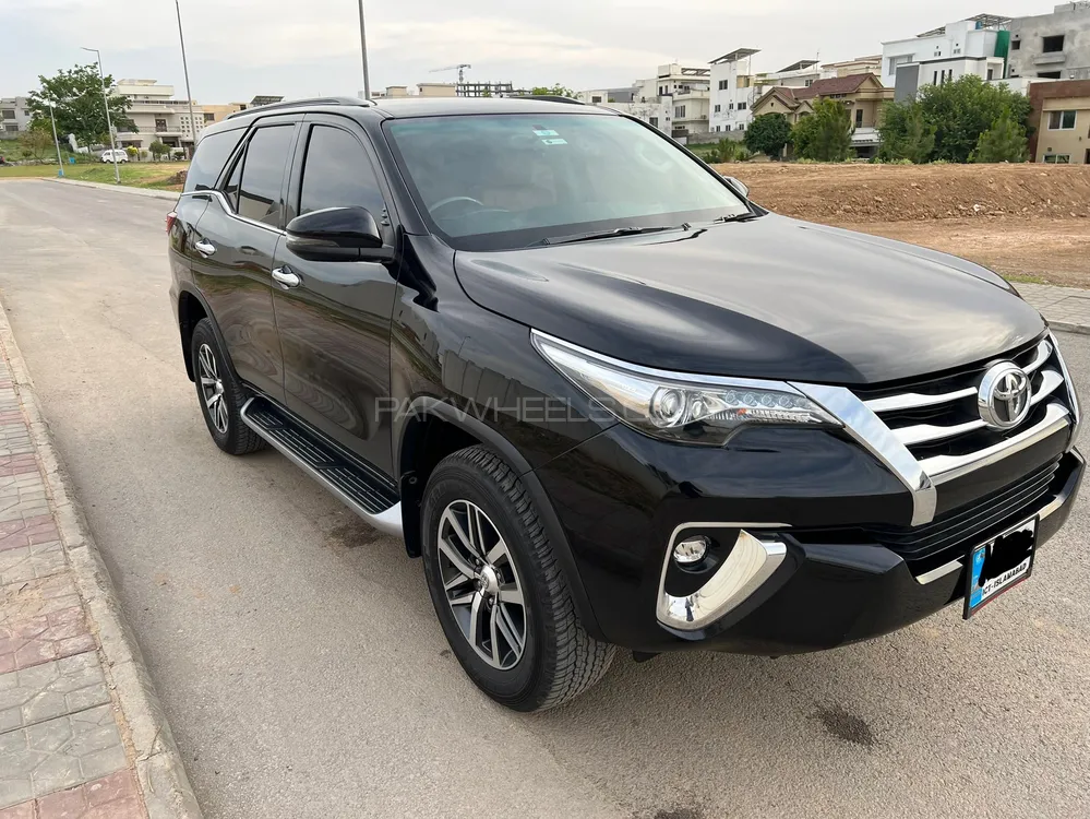 Toyota Fortuner 2021 for Sale in Islamabad Image-1