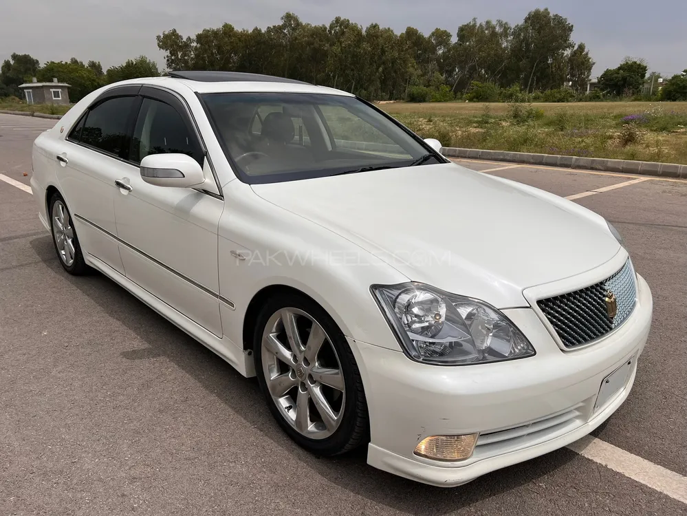 Toyota Crown 2004 for Sale in Islamabad Image-1