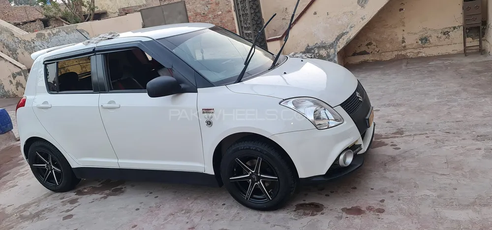 Suzuki Swift 2015 for Sale in Sadiqabad Image-1