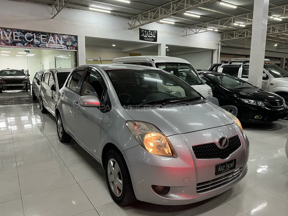 Toyota Vitz 2005 for Sale in Peshawar Image-1