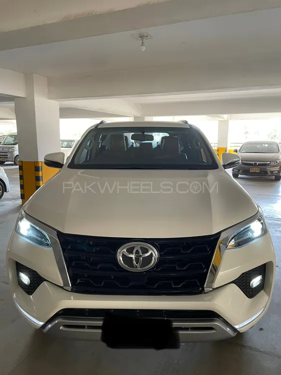 Toyota Fortuner 2021 for Sale in Karachi Image-1