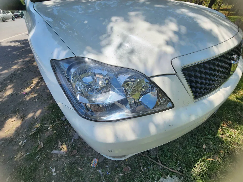 Toyota Crown 2004 for Sale in Islamabad Image-1