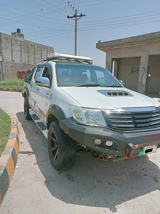 Toyota Hilux 2013 for Sale in Gujranwala Image-1