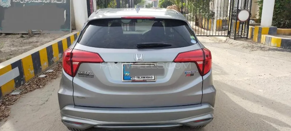 Honda Vezel 2014 for Sale in Sahiwal Image-1