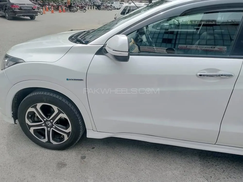 Honda Vezel 2015 for Sale in Islamabad Image-1
