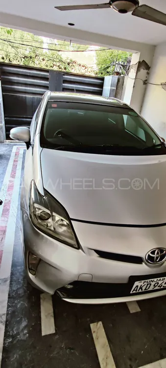 Toyota Prius 2013 for Sale in Sialkot Image-1
