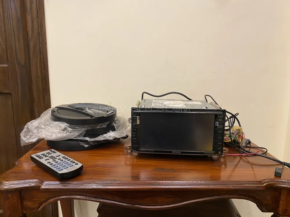 Kenwood Original Panel with Speaker Covers Image-1