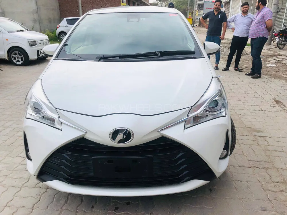 Toyota Vitz 2020 for Sale in Sialkot Image-1