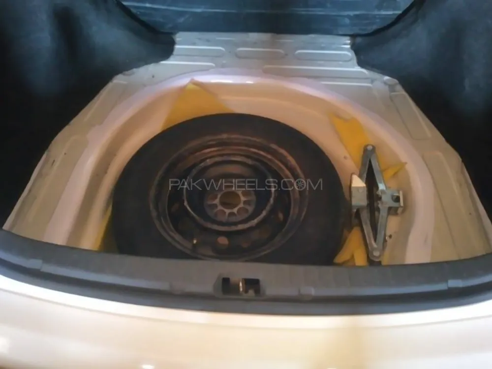 Toyota Corolla 2010 for Sale in Karak Image-1