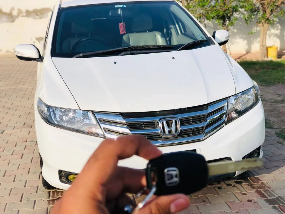 Honda City 2015 for Sale in Faisalabad Image-1