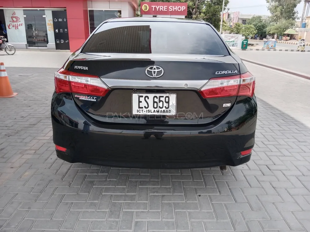 Toyota Corolla 2015 for Sale in Attock Image-1