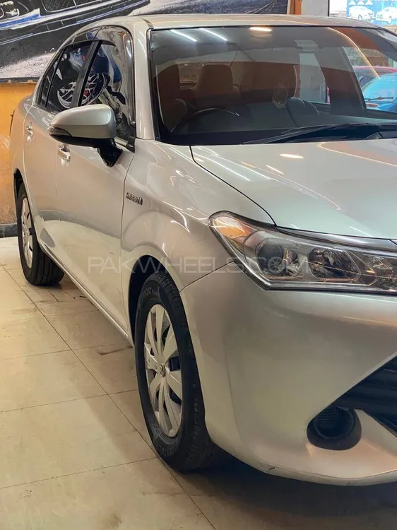 Toyota Corolla Axio 2015 for Sale in Peshawar Image-1