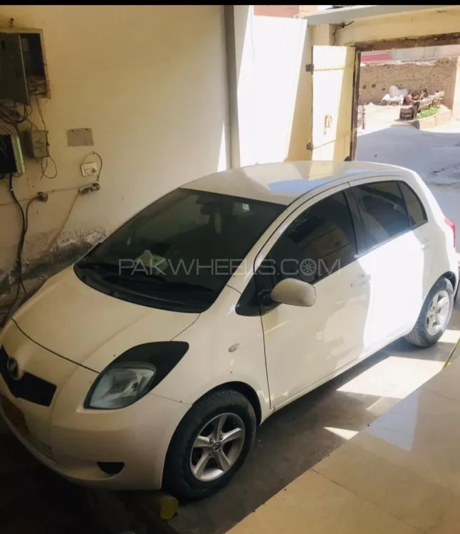 Toyota Vitz 2005 for Sale in Dera ismail khan Image-1