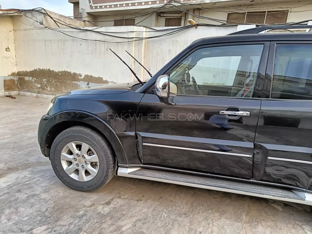 Mitsubishi Pajero 2014 for Sale in Karachi Image-1