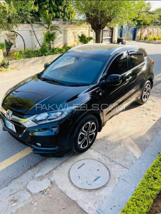 Honda Vezel 2016 for Sale in Islamabad Image-1