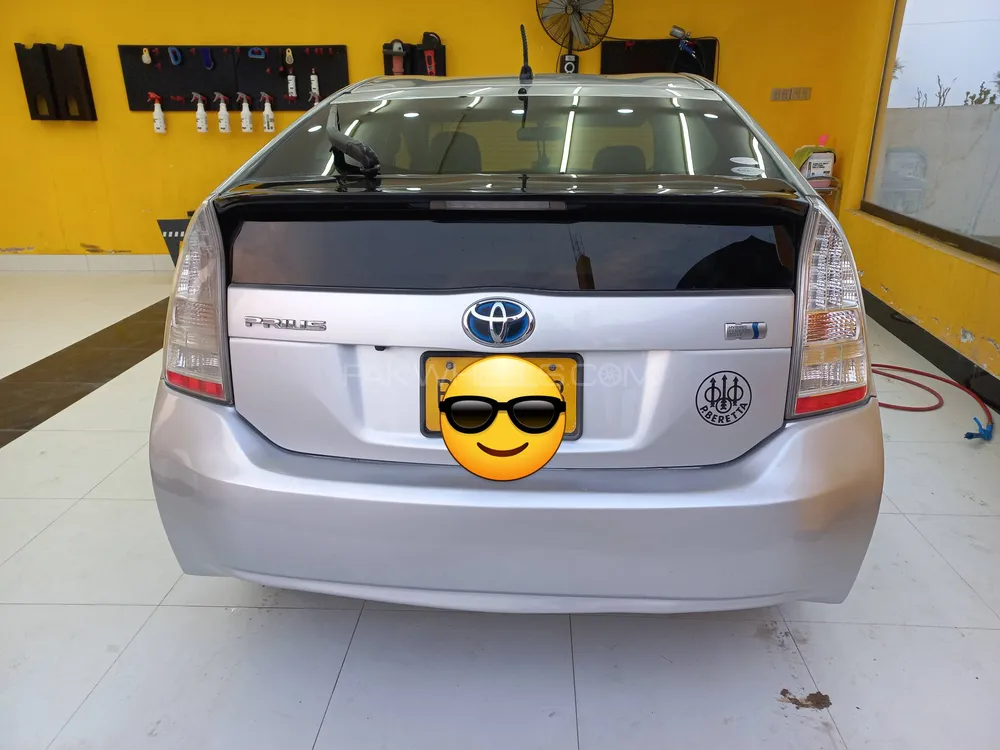 Toyota Prius 2011 for Sale in Karachi Image-1