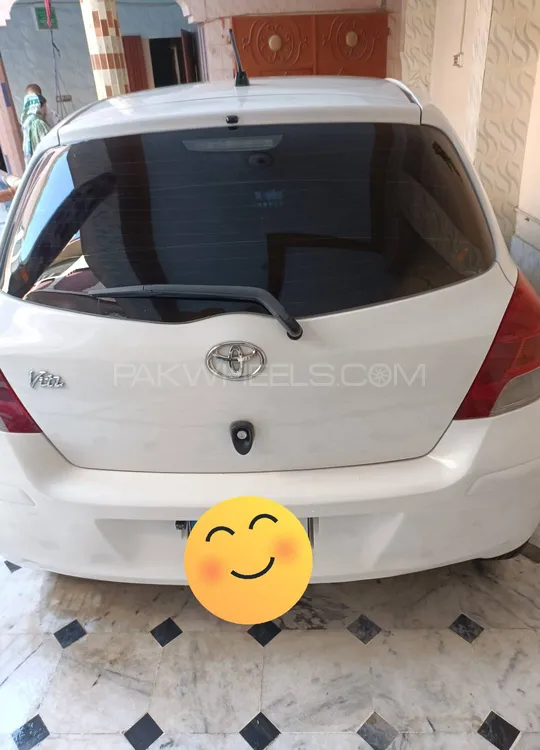 Toyota Vitz 2010 for Sale in Akora khattak Image-1