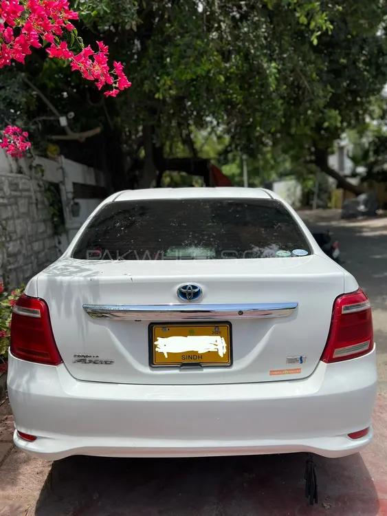 Toyota Corolla Axio 2015 for Sale in Karachi Image-1