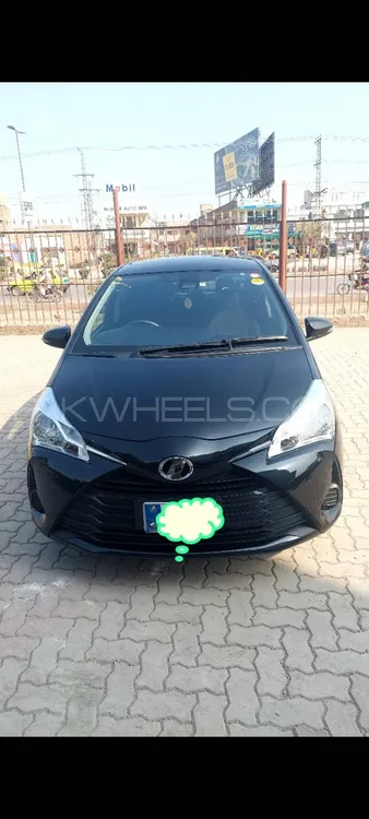 Toyota Vitz 2019 for Sale in Peshawar Image-1